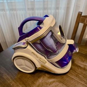 Staubsauger und Dampfbügeleisen Bild 3