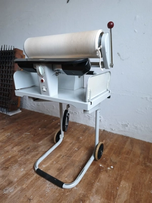 Pfaff Bügelmaschine Typ 67001 Bild 2