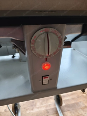 Pfaff Bügelmaschine Typ 67001 Bild 5
