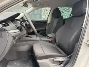 Skoda Octavia Combi 2.0 TDI DSG APP SHZ AHK CAM 110 kW (150 PS), Au... Bild 6