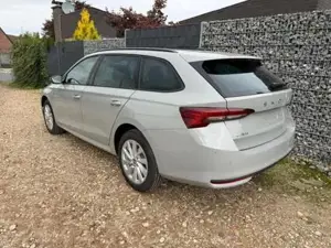 Skoda Octavia Combi 2.0 TDI DSG APP SHZ AHK CAM 110 kW (150 PS), Au... Bild 3