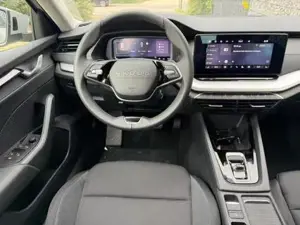 Skoda Octavia Combi 2.0 TDI DSG APP SHZ AHK CAM 110 kW (150 PS), Au... Bild 7