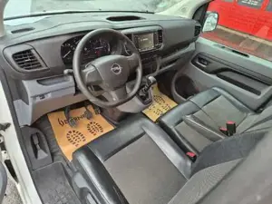 Opel Vivaro Bild 18