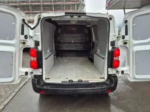 Opel Vivaro Bild 11