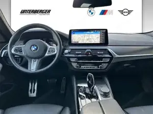 BMW 520d xDrive Touring // M Sportpaket // Anhängerkupplung Bild 6