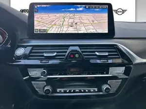 BMW 520d xDrive Touring // M Sportpaket // Anhängerkupplung Bild 7