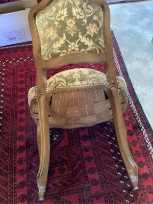 Antiker Stuhl Bild 2