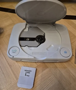 Sony PSone PS1 mit Spiel und Controller Bild 3