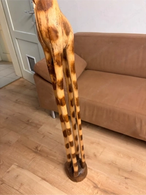 Geschnitzte Holzgiraffe aus Namibia Bild 5