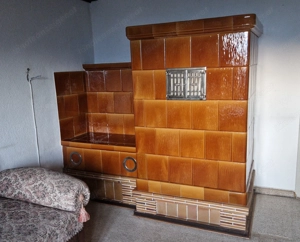 Kachelofen mit Sitzbank