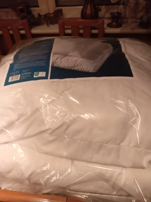 Bettdecke + Kopfpolster NEU! Bild 3