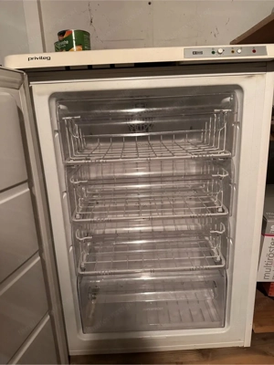 Weißer Gefrierschrank kompakt Bild 2