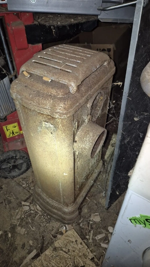 Alter Holzofen   Gusseisenofen   rustikal,  Bild 3