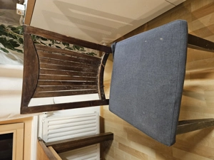 Tisch mit Stühlen Bild 2