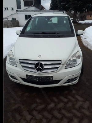 Mercedes B180 Benzin Bj 2011 Euro 1450.-  Tüv 9 2027