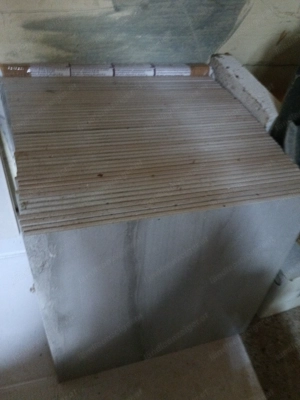 Verschenke Bodenfliesen ca. 50 Stk. 45x45 cm Bild 3