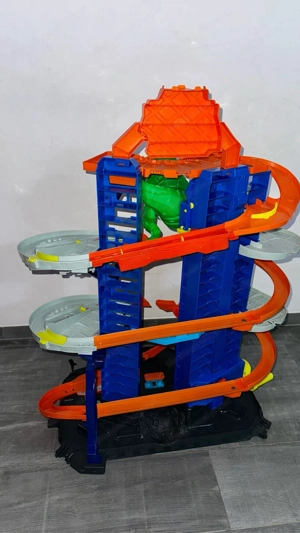 Hot Wheels City Ultimate Garage Bild 2