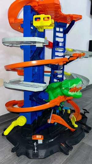Hot Wheels City Ultimate Garage Bild 5