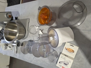 Bosch Küchenmaschine mit viel Zubehör   Top Zustand Bild 4