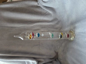 Galileo-Thermometer aus Glas