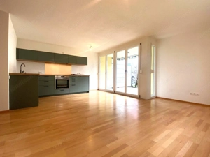 Sanierte 3-Zimmer Gartenwohnung mit Garage, Terrasse, Garten und Keller in Top-Lage! Bild 3