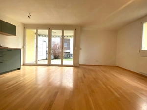 Sanierte 3-Zimmer Gartenwohnung mit Garage, Terrasse, Garten und Keller in Top-Lage! Bild 2