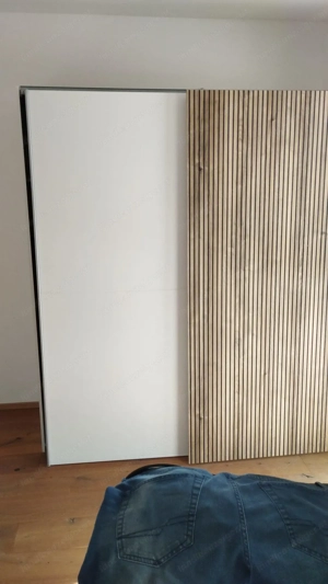 Schwebetührenschrank 