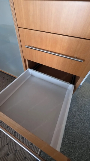 Anrichte Glasschrank Tischlermöbel ( Möbelwerkstatt Stadler Lauterach ) Bild 8