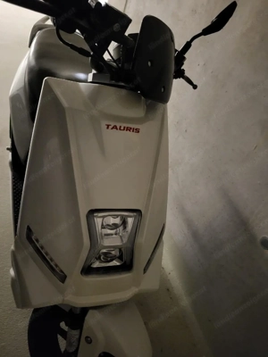 Elektro-Roller Bild 2