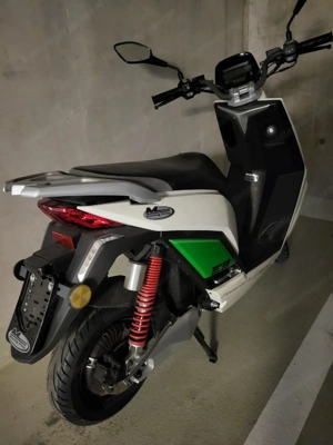 Elektro-Roller Bild 3