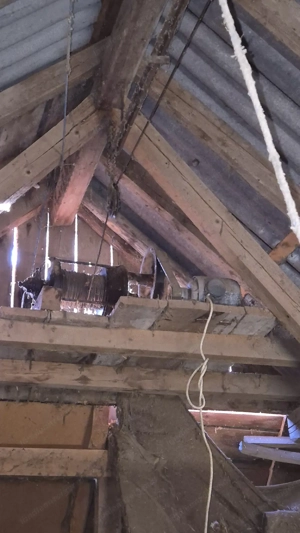 Antike Heukrananlage mit Motor und Tragschiene Komplett  sehr alt-Robust   funktionsfähig Bild 4