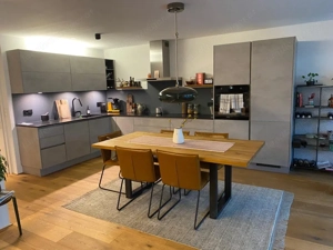 Esstisch Eiche mit leichter Baumkante - 200   100 cm Bild 2