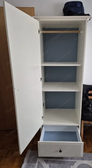 Kleiderschrank  Bild 2
