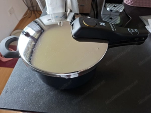 WMF Schnellkochtopf Perfect Fusiontec Bild 3