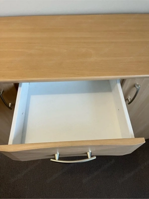 hellbraune Kommode  Bild 4