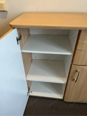 hellbraune Kommode  Bild 2