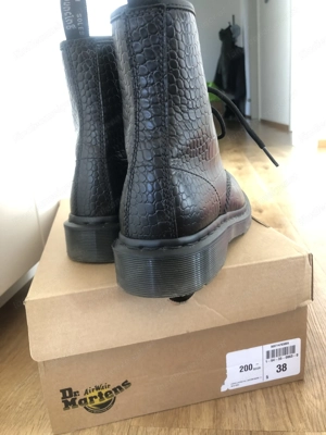 Neuwertige Dr. Martens Grösse 38 Bild 2
