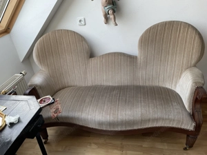 Zweiersofa antik mit Lederrollen