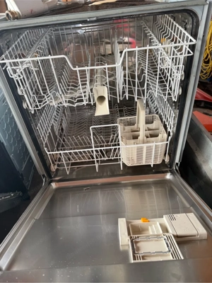 Geschierrspüler, Backrohr und Herdplatte Bild 2