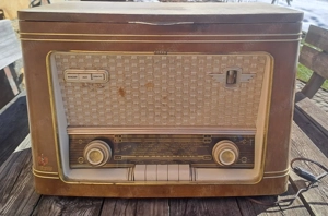 Radio Antiquität aus Holz Bild 2