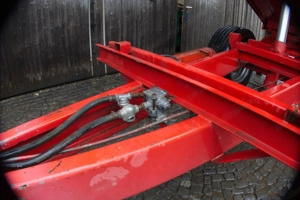 Brantner Dreiseitenkipper 8t | Druckluftbremse Bild 7
