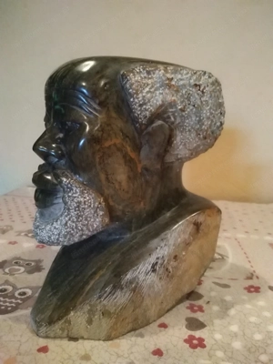 Figuren aus Stein bzw. Holz Bild 2