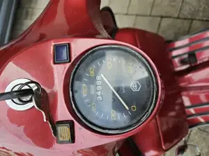 Vespa P200E Bild 5