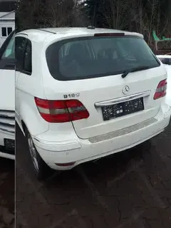 Mercedes B180 Benzin Bj 2011 Euro 1450.-  Tüv 9 2027 Bild 2