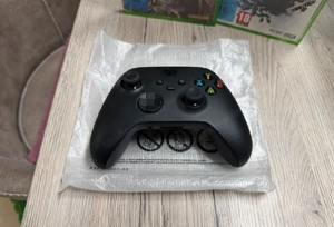 Xbo  Series X Disc 1TB inkl Controllers, 3  Spielen OVP Bild 3