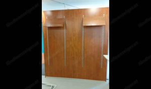 Präsentationswände mit vielen Regalböden Bild 3