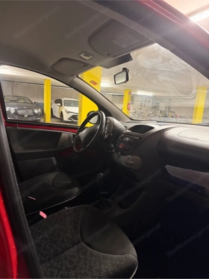 Peugot 107 1.0 Urban Kleinwagen Bild 9