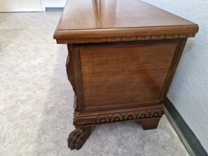 Venezianische Truhe  Bild 5