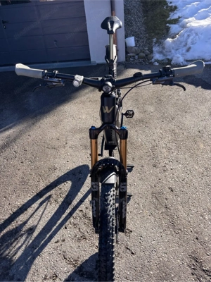 Exclusives E-Bike Wallis Carbon E-AMDURO Grösse L