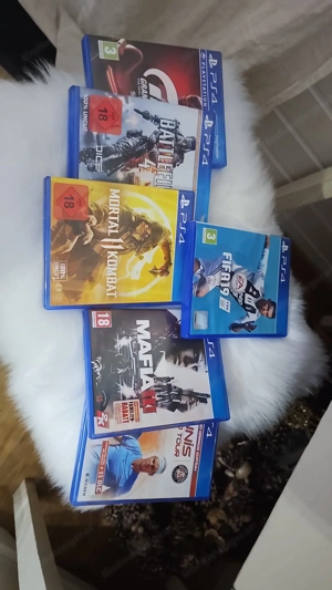 PS4 Playstation 4 500 GB mit 2 Controllern + 6 Spielen Bild 5